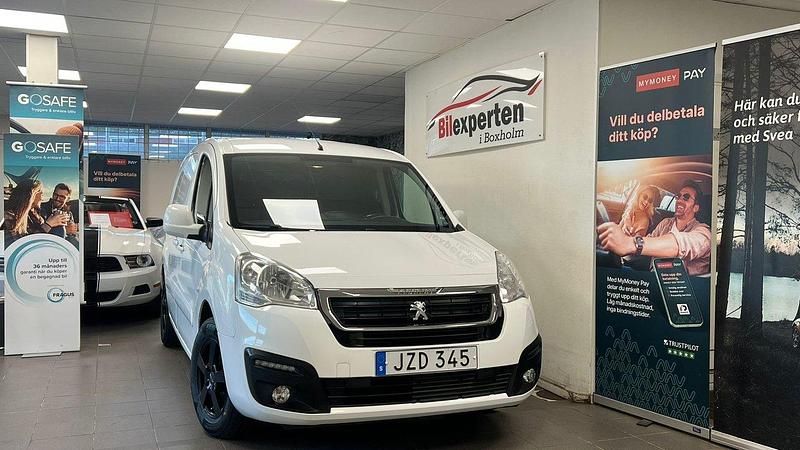 Vit Begagnad 2015 Peugeot Partner Minibuss | 89 900 kr (Marknadspris) - Bild 1/4