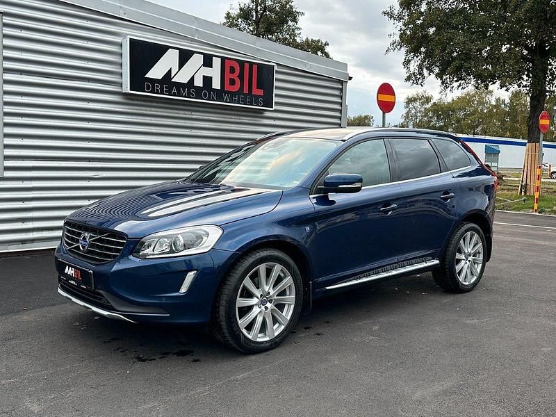 Blå Begagnad 2015 Volvo XC60 Ocean Race SUV | 184 900 kr (Marknadspris) - Bild 1/4