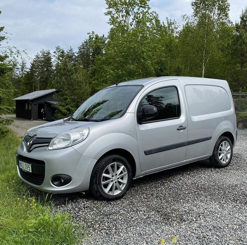 Grå Begagnad 2016 Renault Kangoo Minibuss | 99 000 kr (Marknadspris) - Bild 1/4
