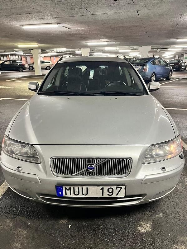 Begagnad 2007 Volvo V70 Kombi | 39 000 kr (Marknadspris) - Bild 1/4