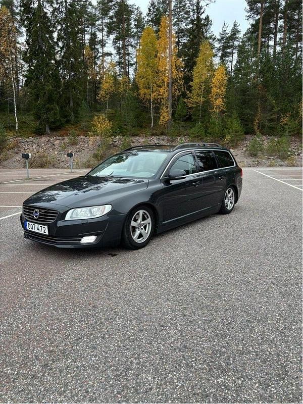 Grå Begagnad 2015 Volvo V70 Momentum Kombi | 80 000 kr (Bra pris) - Bild 1/4