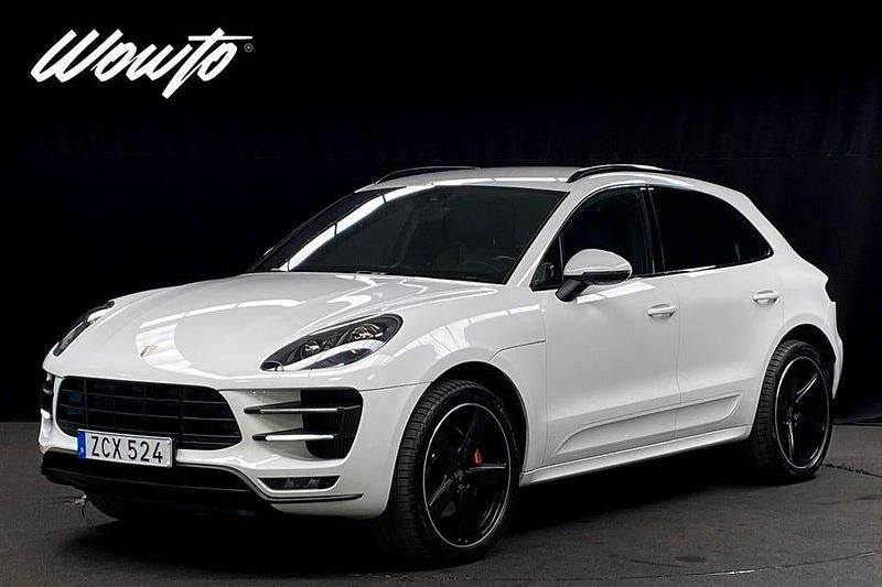 Vit Begagnad 2017 Porsche Macan Turbo SUV | 439 800 kr (Marknadspris) - Bild 1/3