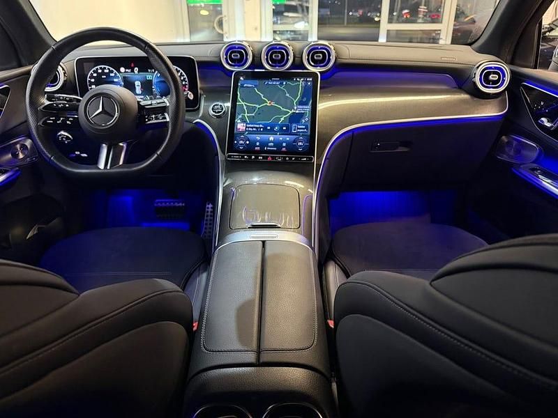 Begagnad Mercedes GLC300 AMG line 333 HK (244 kW) 2024 Silver SUV