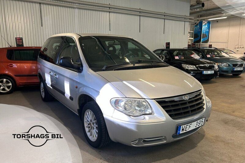 Silver Begagnad 2005 Chrysler Voyager Minibuss | 59 900 kr - Bild 1/3