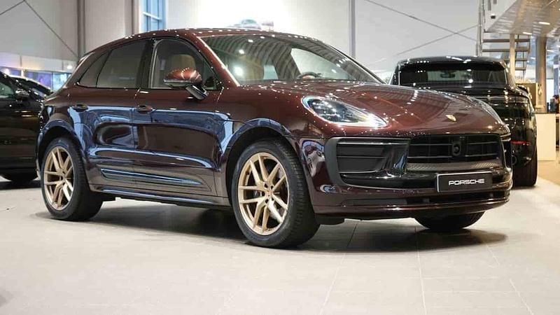 Röd Begagnad 2024 Porsche Macan SUV | 695 000 kr - Bild 1/1