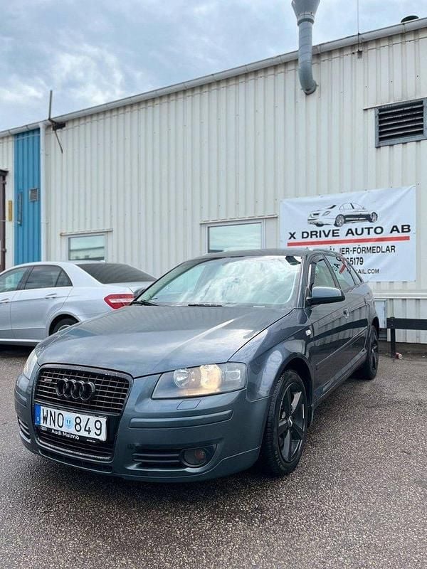 Grå Begagnad 2005 Audi A3 Sportback Sport Halvkombi | 37 800 kr (Bra pris) - Bild 1/4