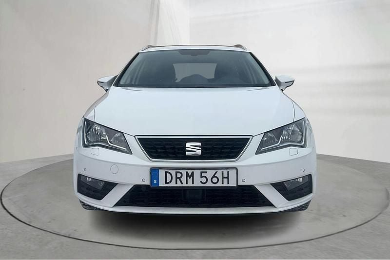 Begagnad Seat Leon ST Style 115 HK (84 kW) 2019 Vit Kombi