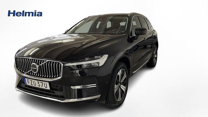 Svart Begagnad 2022 Volvo XC60 Core SUV | 379 000 kr (Marknadspris) - Bild 1/4