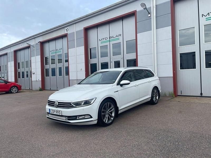 Vit Begagnad 2015 VW Passat GTS Kombi | 169 900 kr (Marknadspris) - Bild 1/4