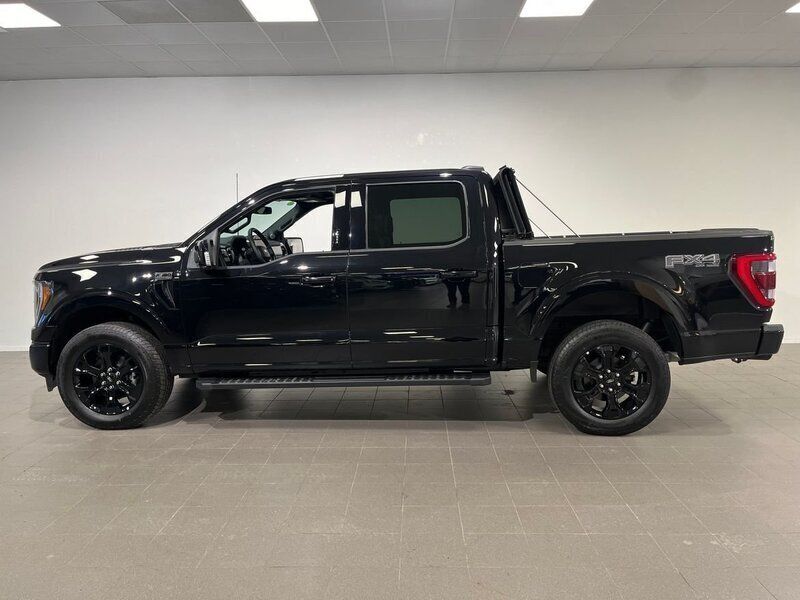 Begagnad Ford F-150 Lariat 411 HK (302 kW) 2023 Svart Pickup