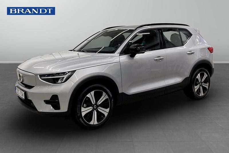 Begagnad Volvo XC40 Single Motor 175 kW (238 HK) 2023 Silver SUV