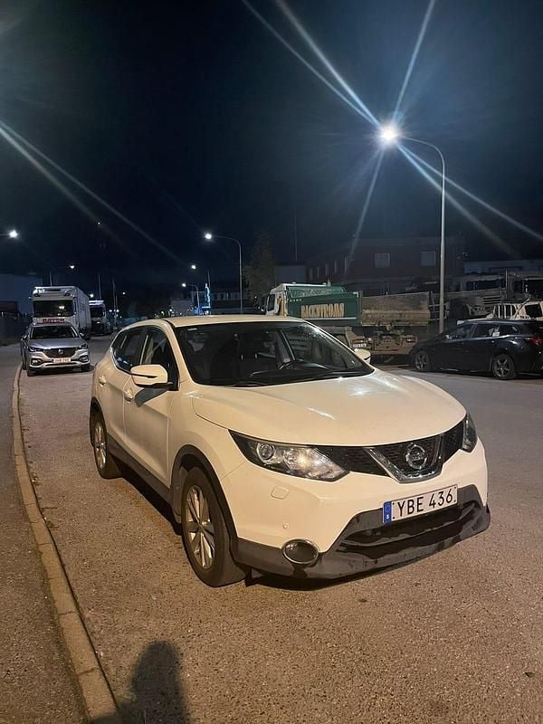Begagnad 2016 Nissan Qashqai SUV | 128 000 kr (Marknadspris) - Bild 1/4