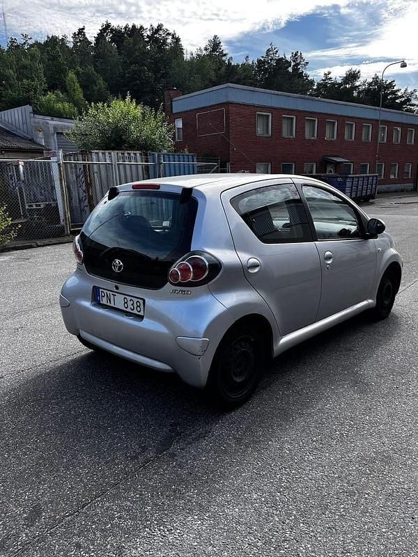 Begagnad Toyota Aygo 68 HK (50 kW) 2012 Halvkombi