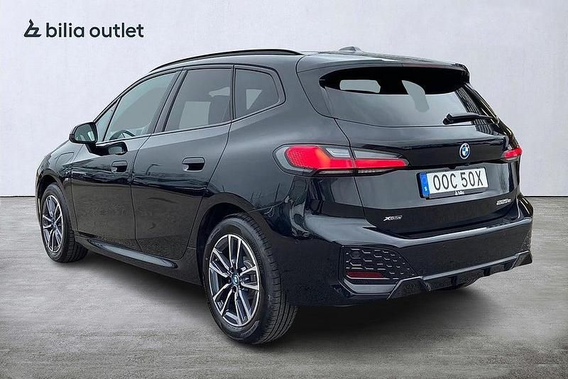 Begagnad BMW 225 Active Tourer 2025 Svart Minibuss