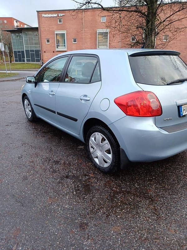 Begagnad Toyota Auris 126 HK (92 kW) 2008 Halvkombi