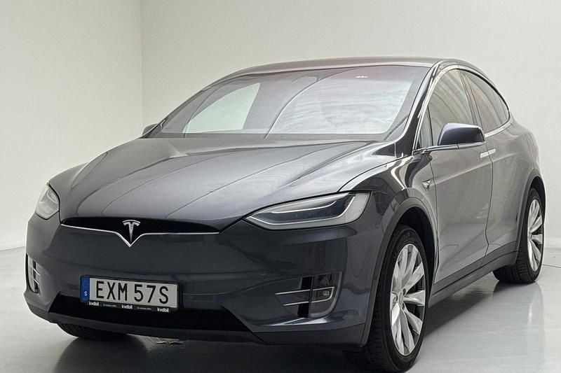 Grå Begagnad 2019 Tesla Model X Long Range AWD SUV | 411 000 kr (Marknadspris) - Bild 1/4