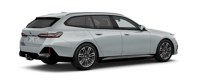 Ny BMW 530e M Sport 190 HK (139 kW) 2025 Svart Kombi