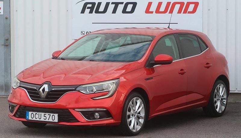 Röd (rödmetallic) Begagnad 2016 Renault Mégane III Halvkombi | 75 000 kr (Bra pris) - Bild 1/4