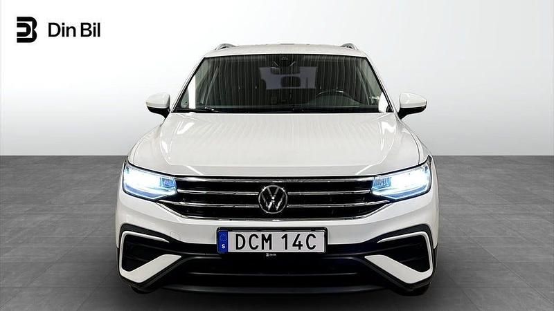 Begagnad VW Tiguan Allspace 190 HK (139 kW) 2023 Vit SUV