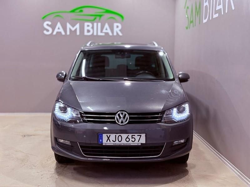 Begagnad VW Sharan 140 HK (102 kW) 2015 Grå Minibuss