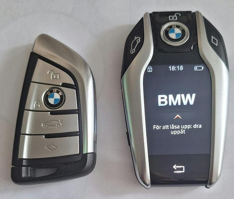 Vit Begagnad 2022 BMW 520 M Sport Sedan | 380 000 kr (Superpris) - Bild 1/4