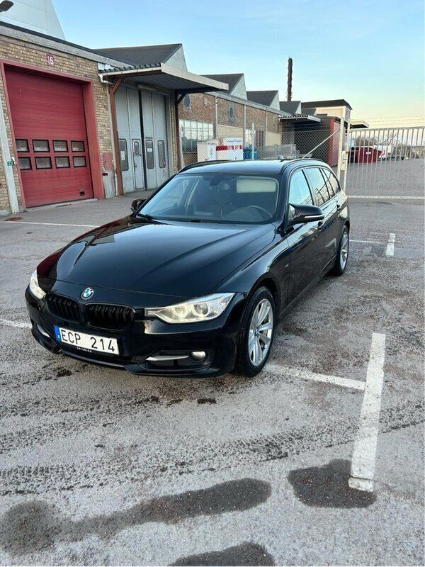 Svart Begagnad 2014 BMW 318 Sport Line Kombi | 95 000 kr (Bra pris) - Bild 1/4