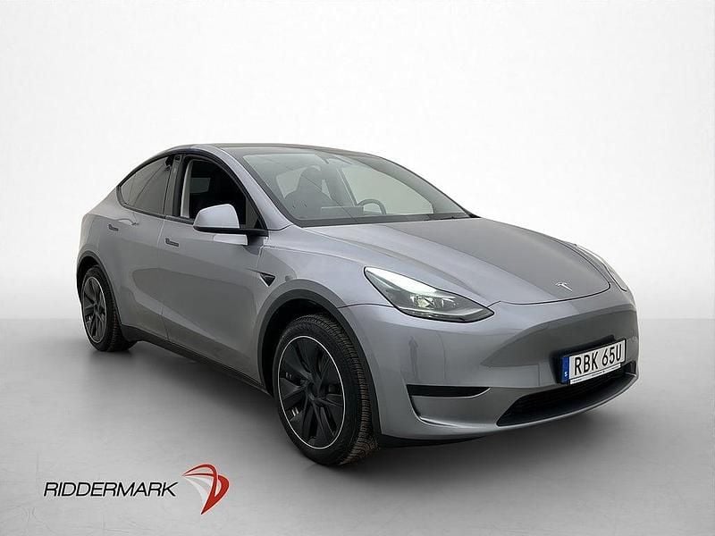 Begagnad Tesla Model Y Long Range RWD 255 kW (347 HK) 2024 Grå SUV