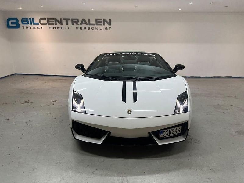 Begagnad Lamborghini Gallardo 561 HK (412 kW) 2009 Vit Cab