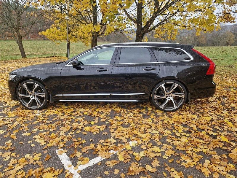 Svart Begagnad 2017 Volvo V90 Inscription Kombi | 199 000 kr (Bra pris) - Bild 1/4