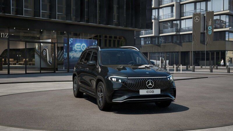 Svart Ny 2024 Mercedes EQB250+ Edition SUV | 584 900 kr (Marknadspris) - Bild 1/4