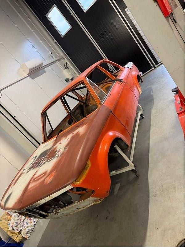 Begagnad 1972 BMW 2002 Sedan | 30 000 kr - Bild 1/3