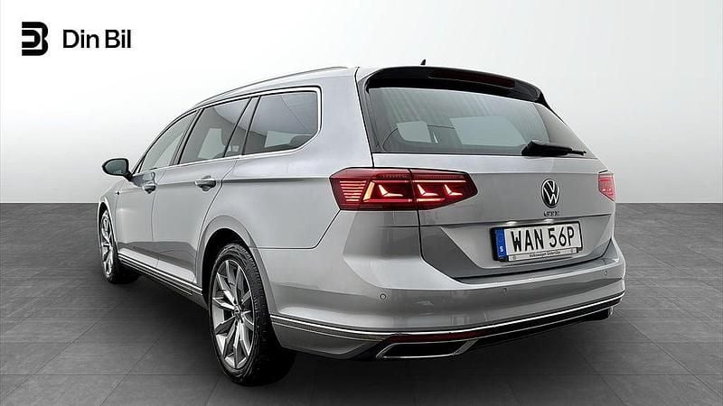 Begagnad VW Passat Executive 156 HK (114 kW) 2023 Pyrit silver metallic Kombi