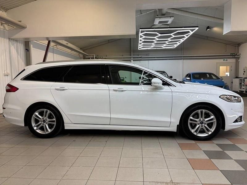 Begagnad Ford Mondeo Business Edition 150 HK (110 kW) 2016 Vit Kombi