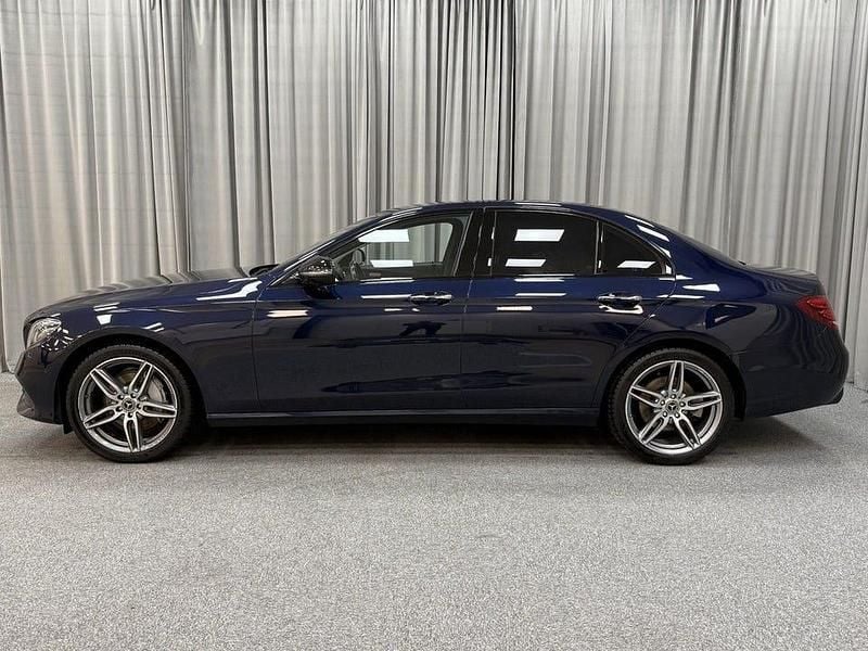 Begagnad Mercedes E350 Avantgarde 258 HK (189 kW) 2016 Mörkblå Sedan