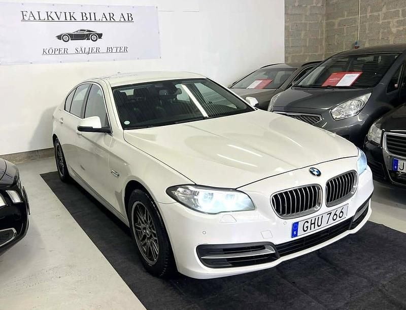 Begagnad BMW 520 184 HK (135 kW) 2014 Vit Sedan