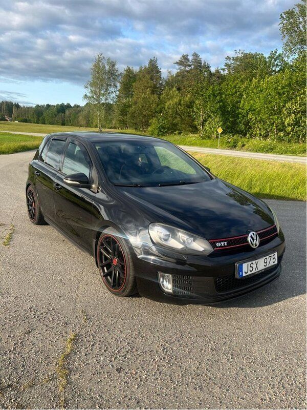 Svart Begagnad 2009 VW Golf VI GTI Halvkombi | 95 000 kr (Lite dyr) - Bild 1/4