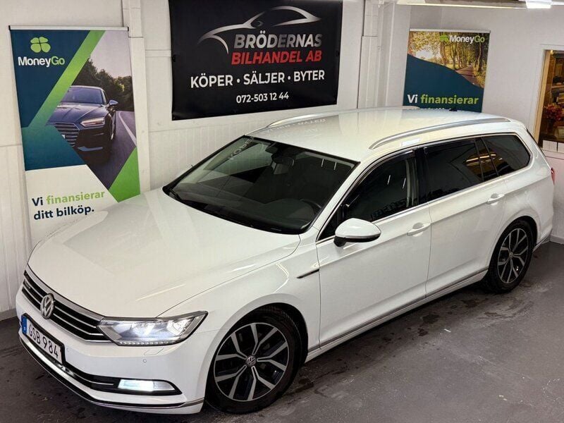 Vit Begagnad 2016 VW Passat GT Kombi | 109 900 kr (Dyr) - Bild 1/4