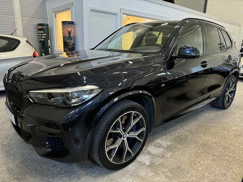 Svart Begagnad 2022 BMW X5 M Sport SUV | 749 900 kr (Lite dyr) - Bild 1/4