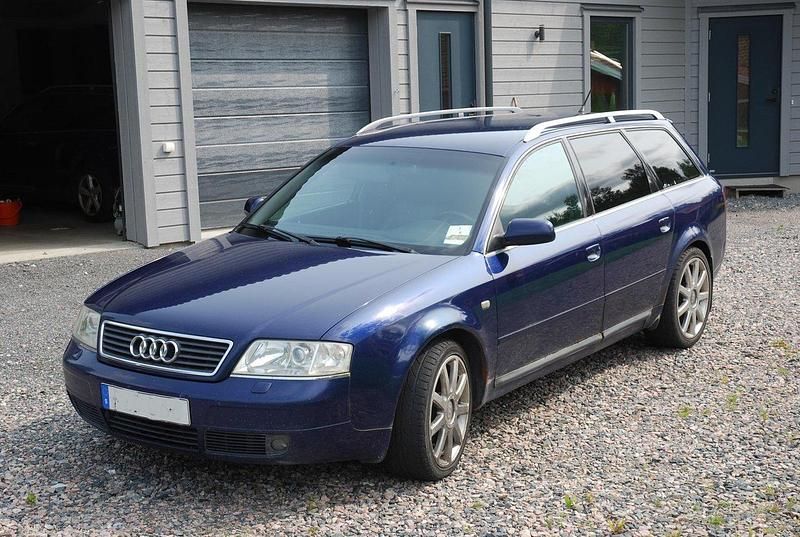 Blå Begagnad 2001 Audi A6 Kombi | 18 000 kr (Marknadspris) - Bild 1/4