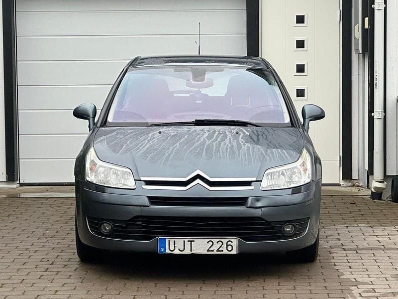 Grå Begagnad 2008 Citroën C4 Halvkombi | 34 000 kr (Marknadspris) - Bild 1/4