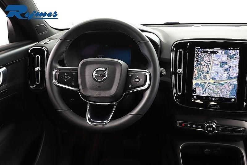 Begagnad Volvo XC40 Plus 175 kW (238 HK) 2022 Svart SUV