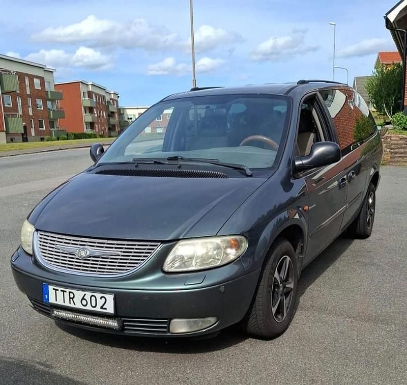 Begagnad Chrysler Grand Voyager 174 HK (127 kW) 2003 Minibuss