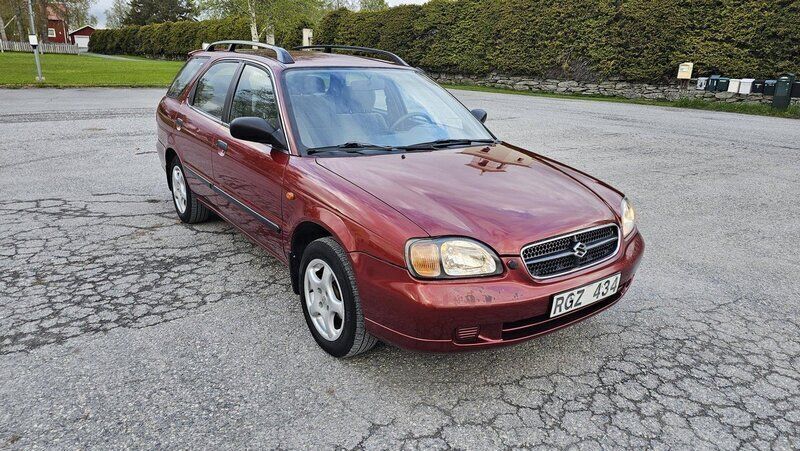 Röd Begagnad 2000 Suzuki Baleno Kombi | 17 000 kr - Bild 1/4