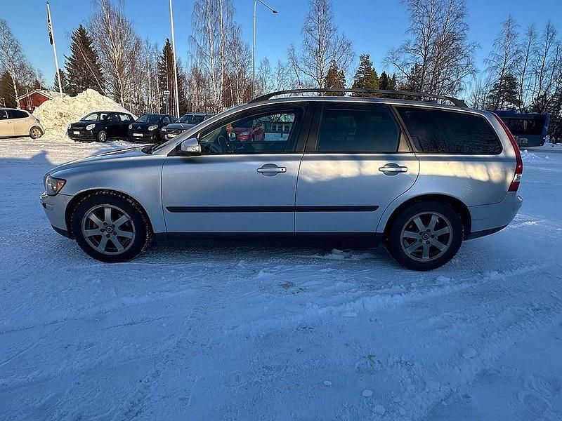 Begagnad Volvo V50 Kinetic 125 HK (91 kW) 2007 Ljusgrå Kombi
