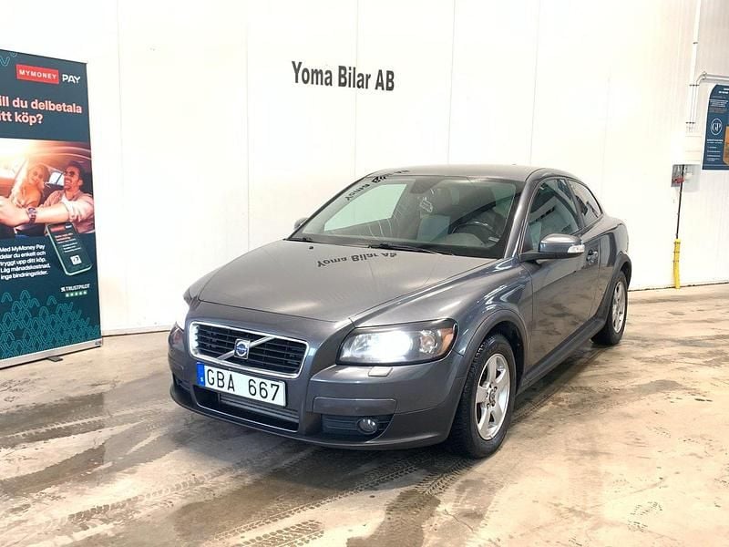 Grå Begagnad 2008 Volvo C30 Momentum Halvkombi | 38 900 kr (Marknadspris) - Bild 1/4
