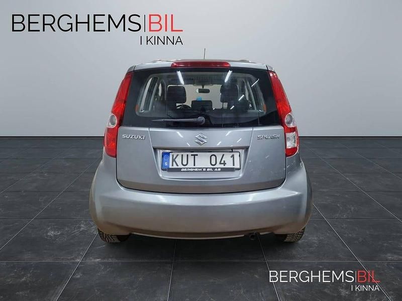 Begagnad Suzuki Splash 65 HK (47 kW) 2010 Grå Halvkombi