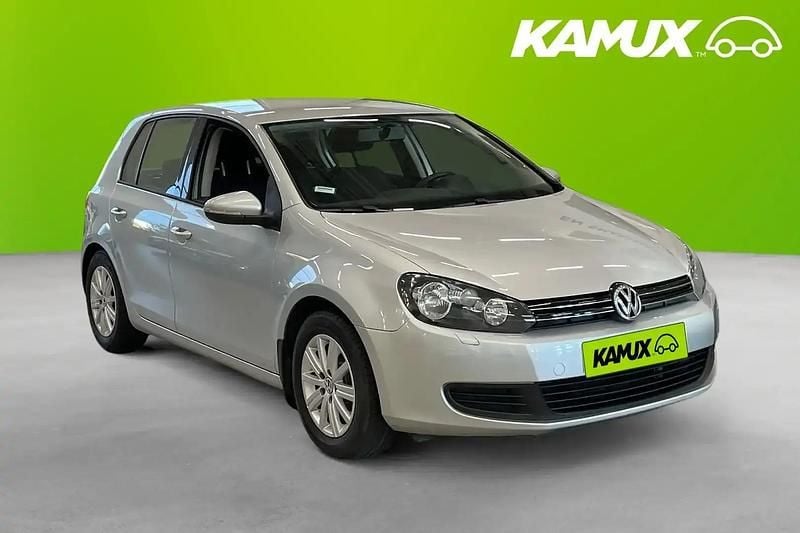 Silver/grå Begagnad 2012 VW Golf VII Halvkombi | 94 700 kr (Marknadspris) - Bild 1/3