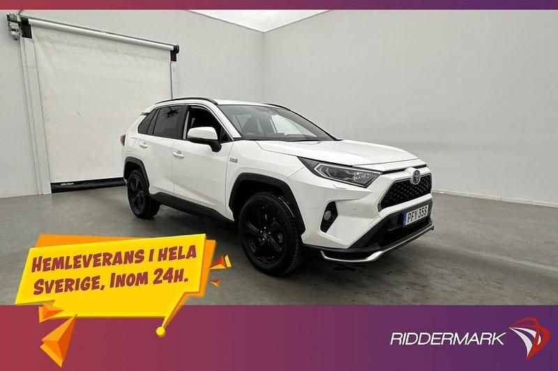 Vit Begagnad 2021 Toyota RAV4 SUV | 394 800 kr (Marknadspris) - Bild 1/3