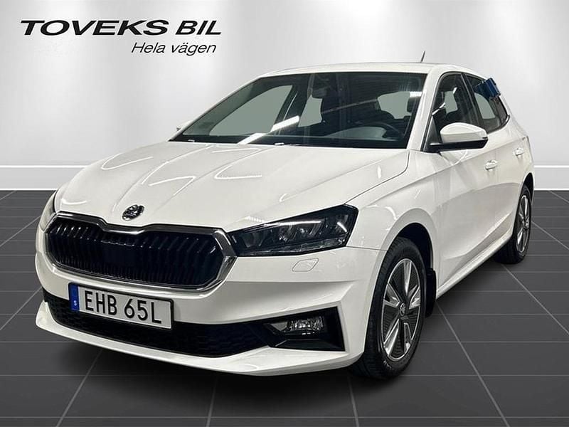 Vit Begagnad 2022 Skoda Fabia Style Halvkombi | 189 900 kr (Marknadspris) - Bild 1/4