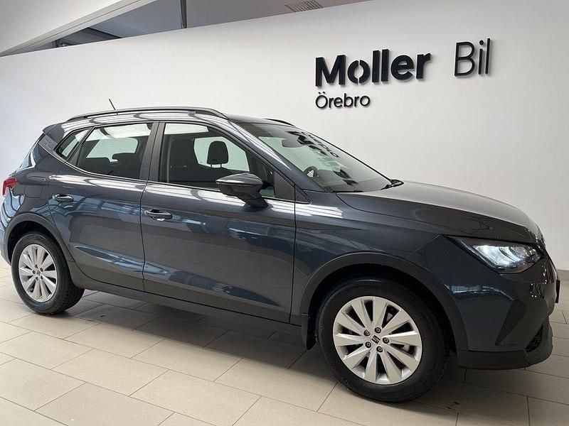 Grå (magnetic tech metallic) Begagnad 2024 Seat Arona SUV | 209 900 kr (Marknadspris) - Bild 1/4